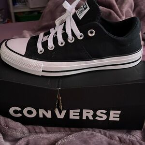 Women’s Converse Chuck Taylor All Star Madison Sneaker. (New Never Worn)